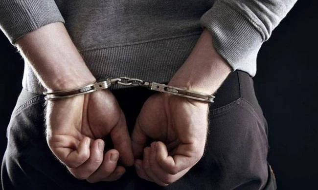 17 παράνομοι μετανάστες σε… ένα αυτοκίνητο – Εκτός ελέγχου η κατάσταση
